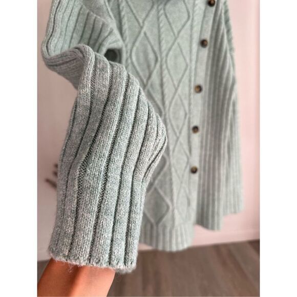SOFT SURROUNDINGS AUDETTE CABLE KNIT SIDE BUTTON GREEN COWL NECK SWEATER LARGE - Picture 4 of 5